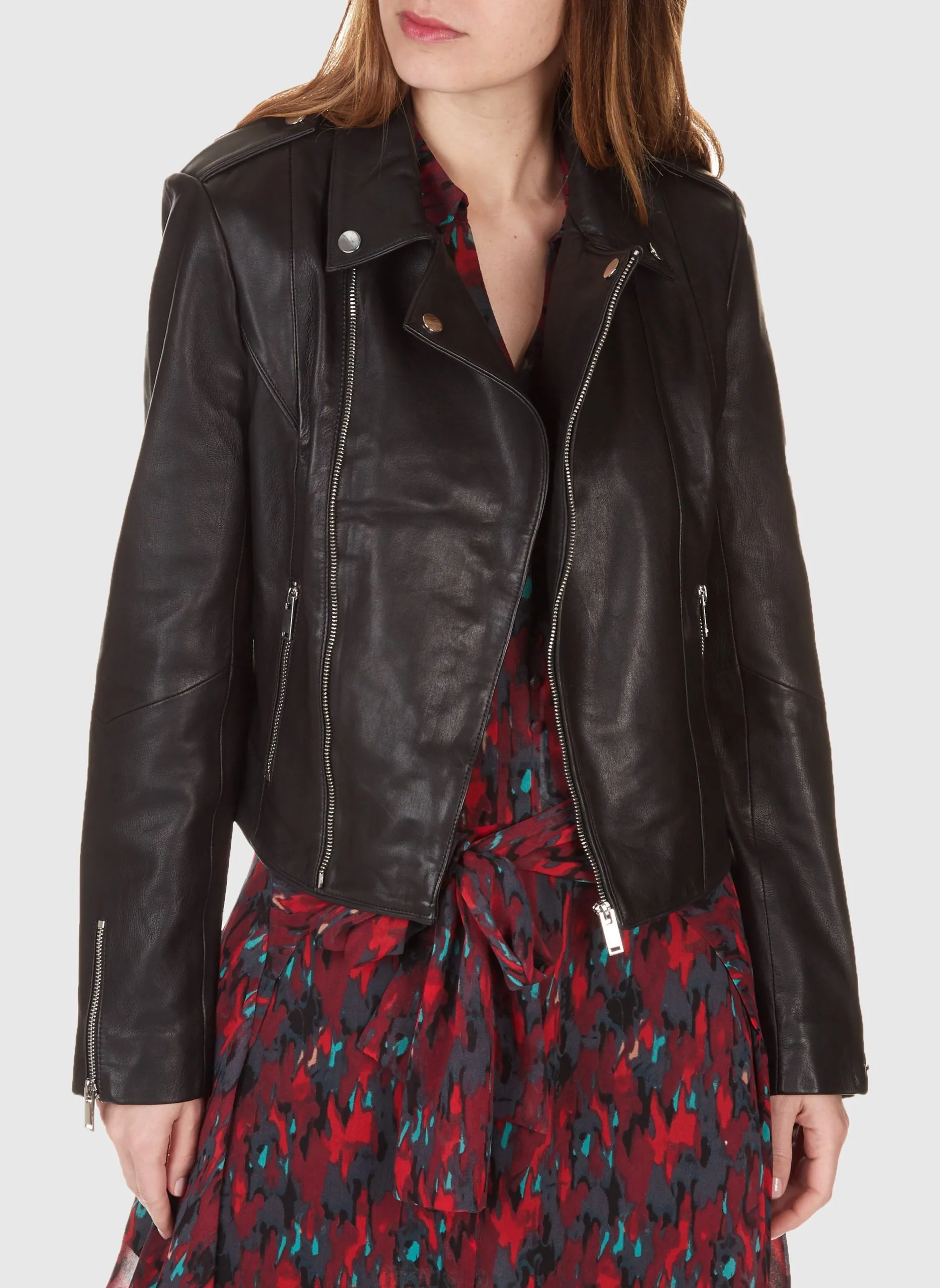 Blouson court cintré en cuir d'ovin Noir