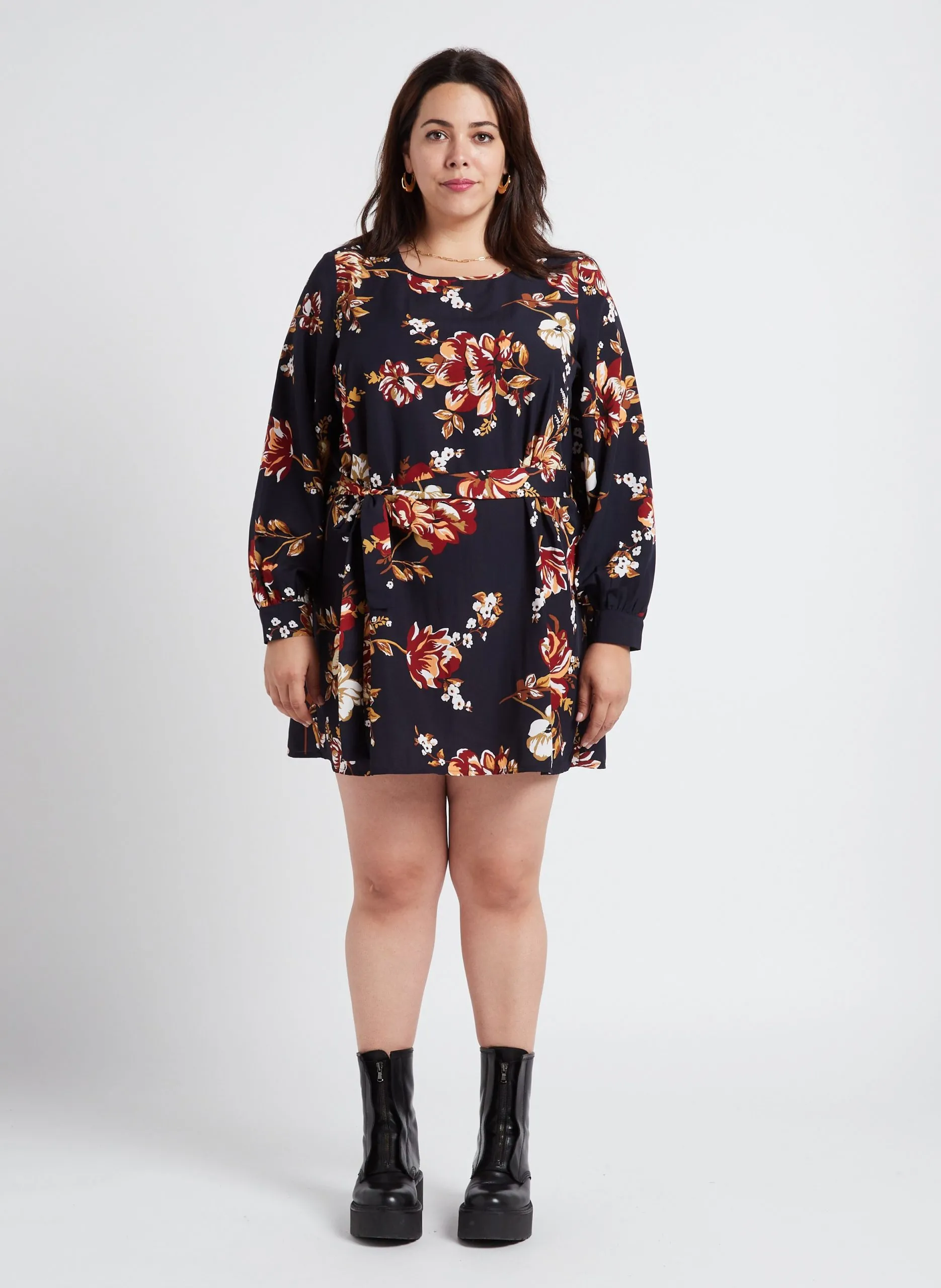 Robe courte col rond ceinturée Bleu MELLY MODESTY