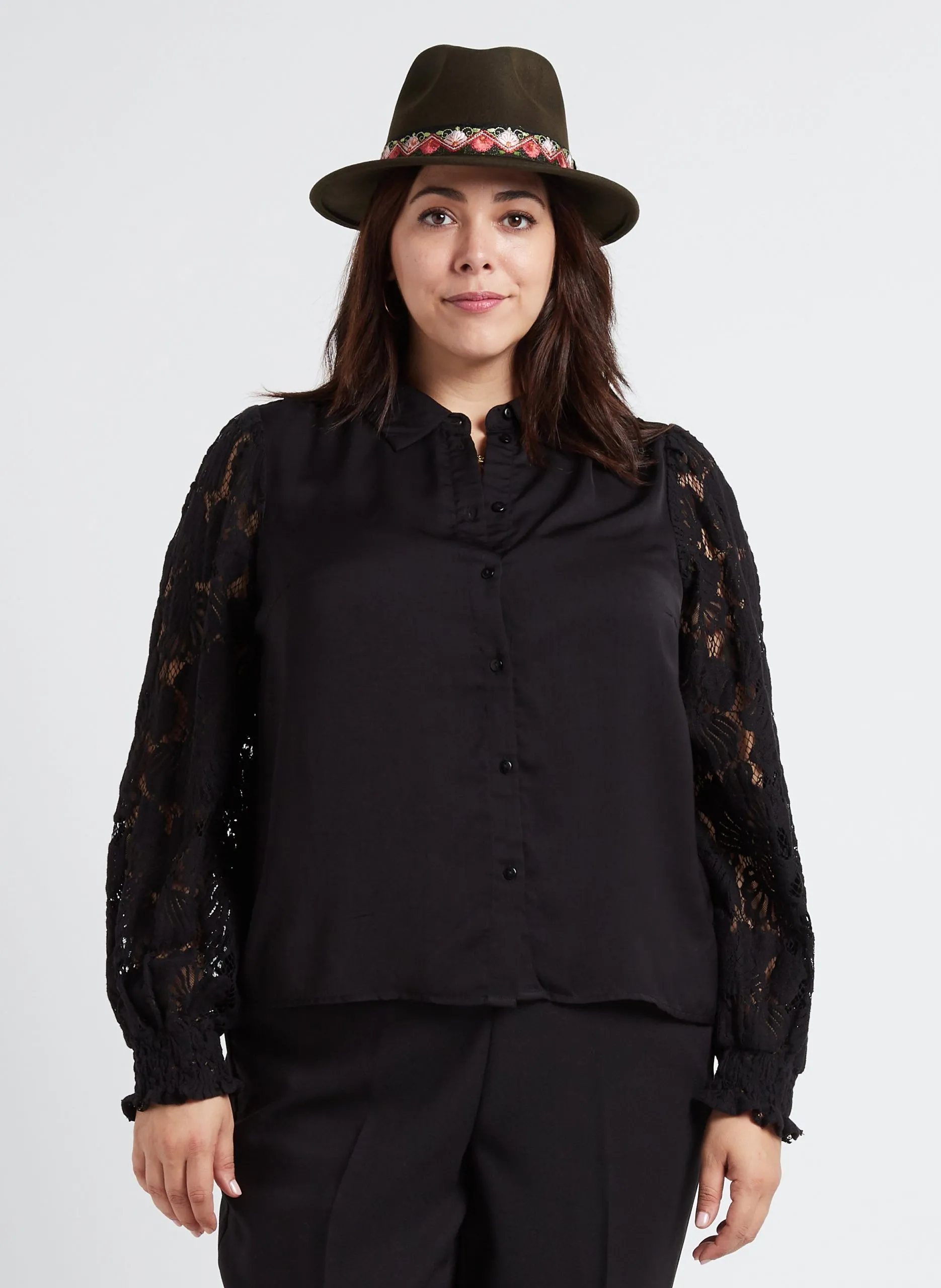 Chemise col classique à broderie ajourée Noir CABENA