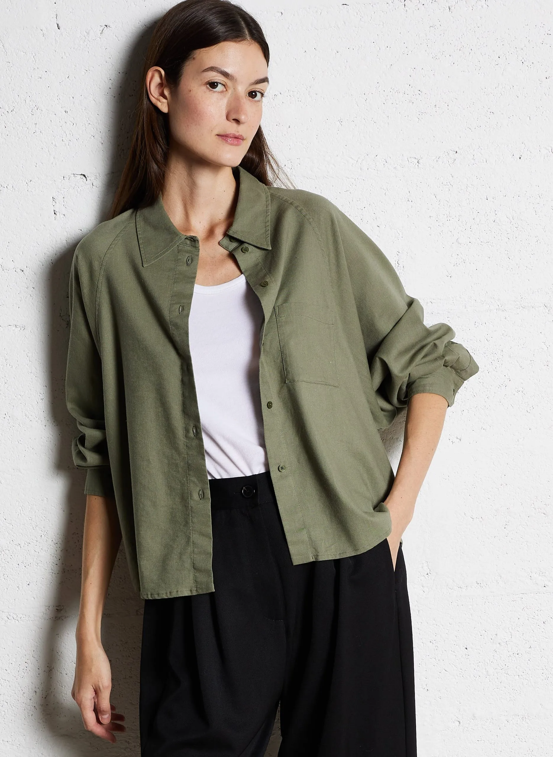 Chemise ample col classique en lin mélangé Kaki BASS