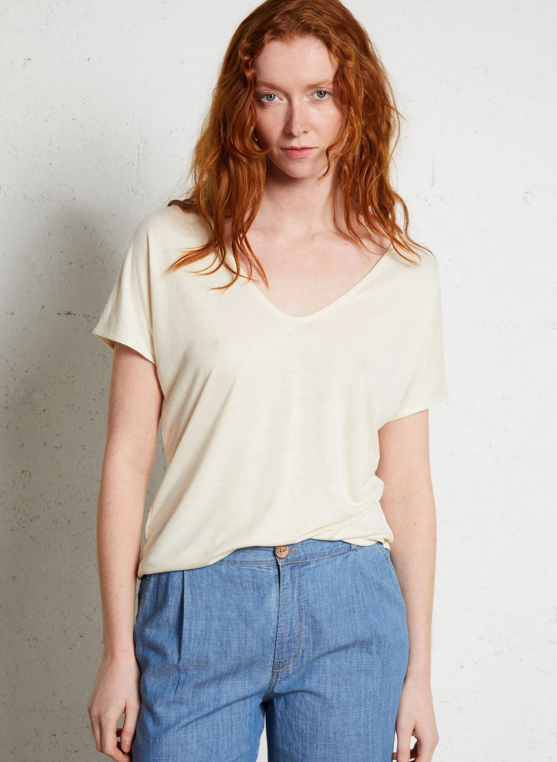 Tee-shirt droit col v Beige