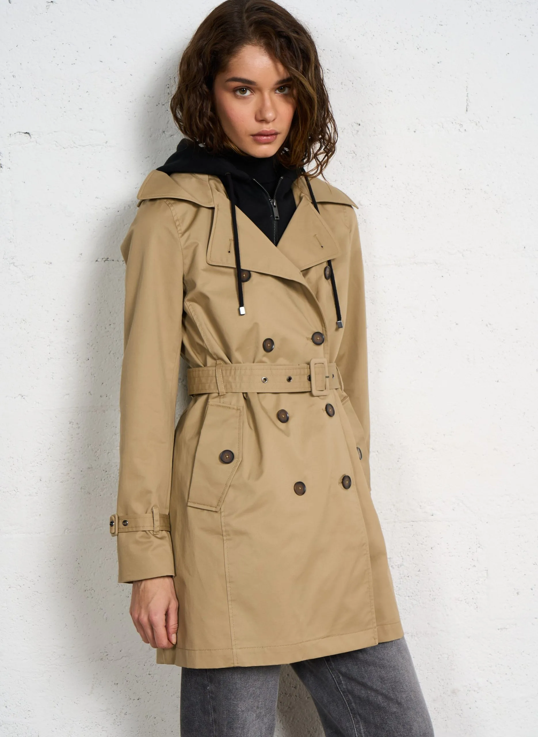 Trench à capuche amovible en coton Beige