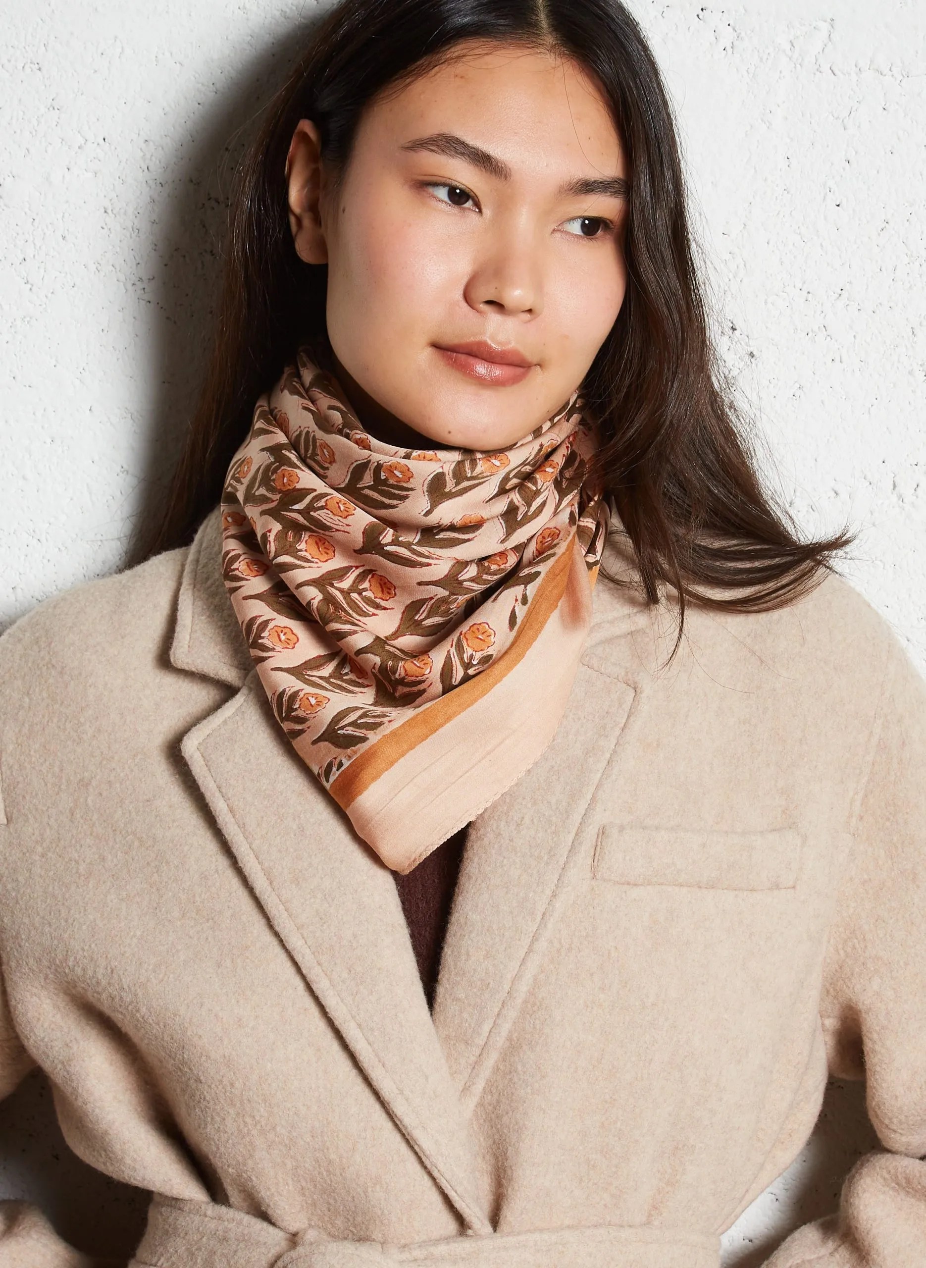 Foulard en satin imprimé Beige LALAVIDA