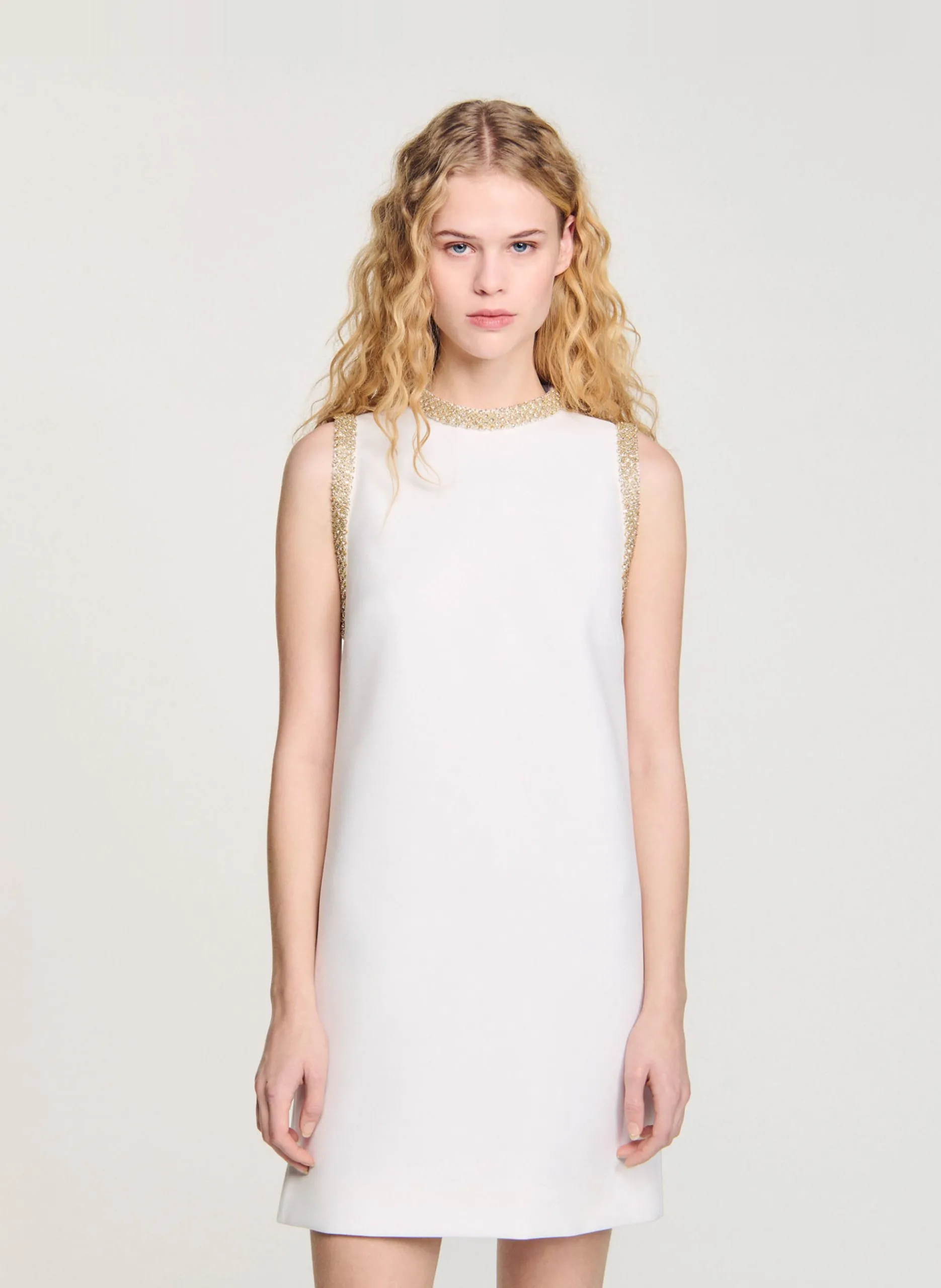 Robe courte à perles Blanc