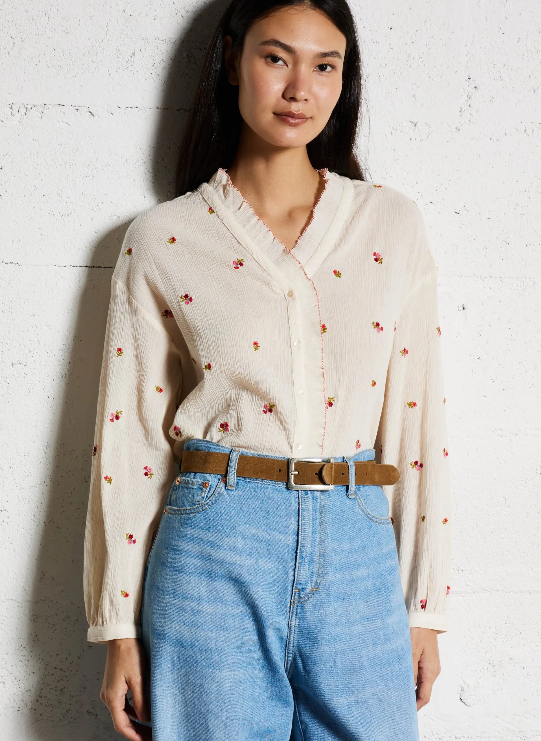 Blouse brodée à détails volants Beige SINA