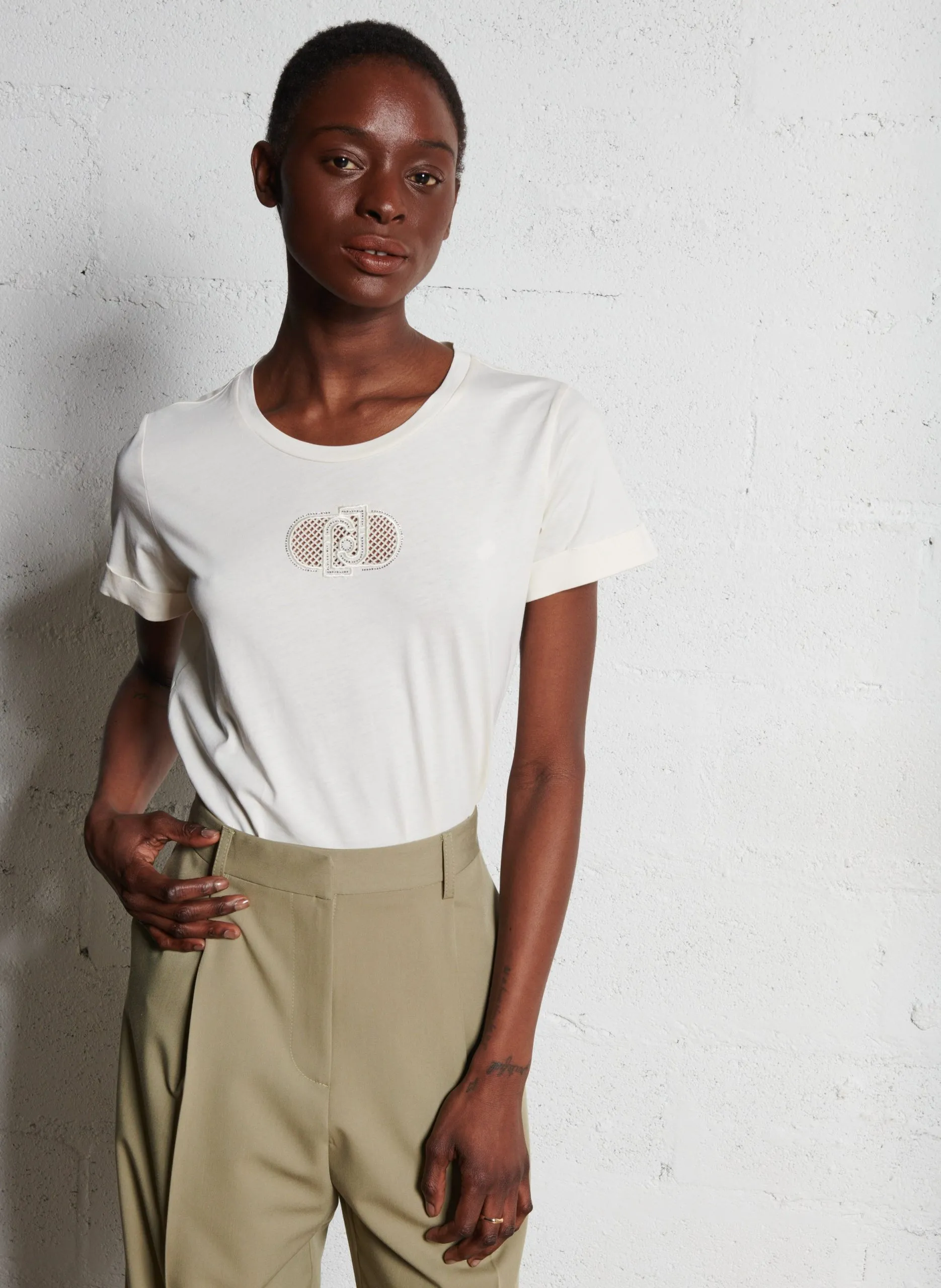 Tee-shirt droit à logo brodé Beige