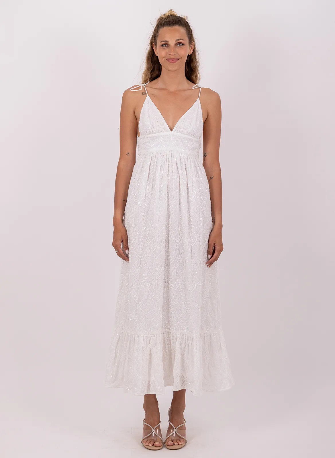 Robe longue brodée à bretelles fines Blanc LOUVE