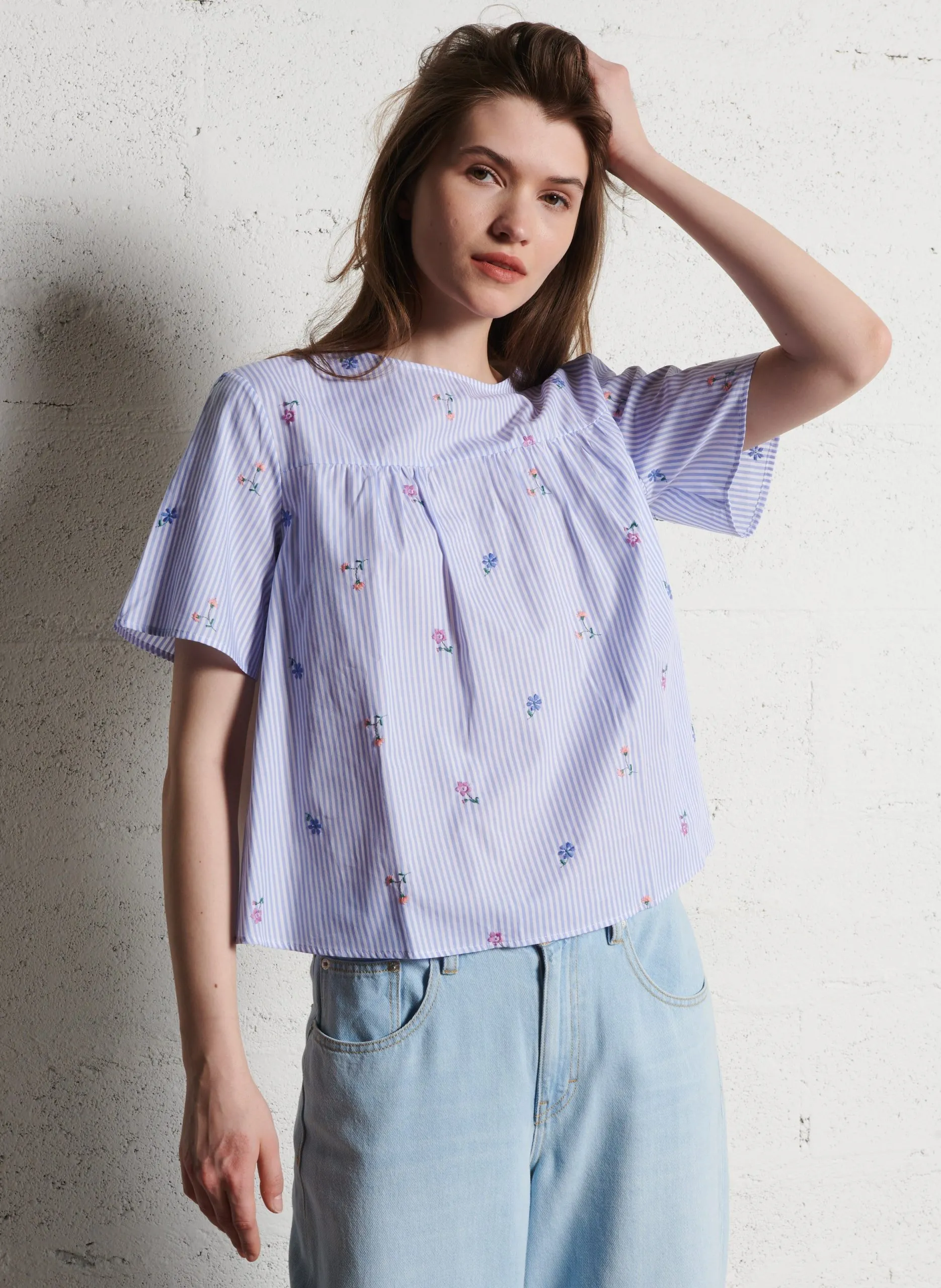 Top ample rayé à broderies Bleu EDITTA