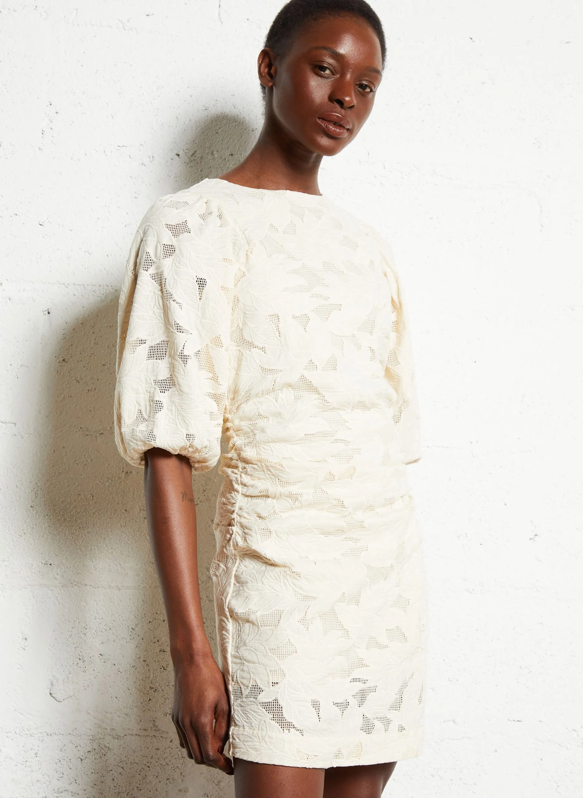 Robe courte col rond en coton Beige