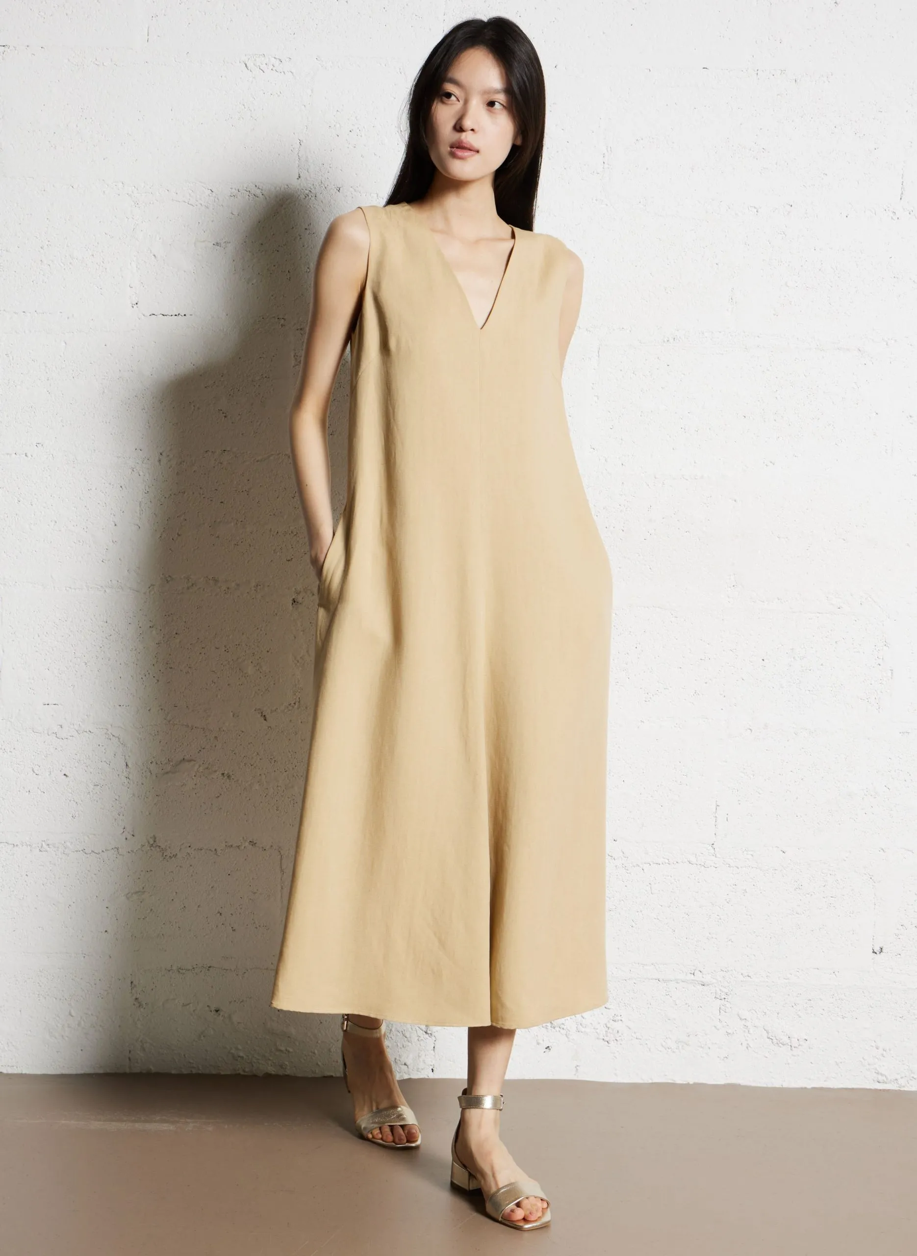 Robe midi sans manches col v Beige EGOISTA