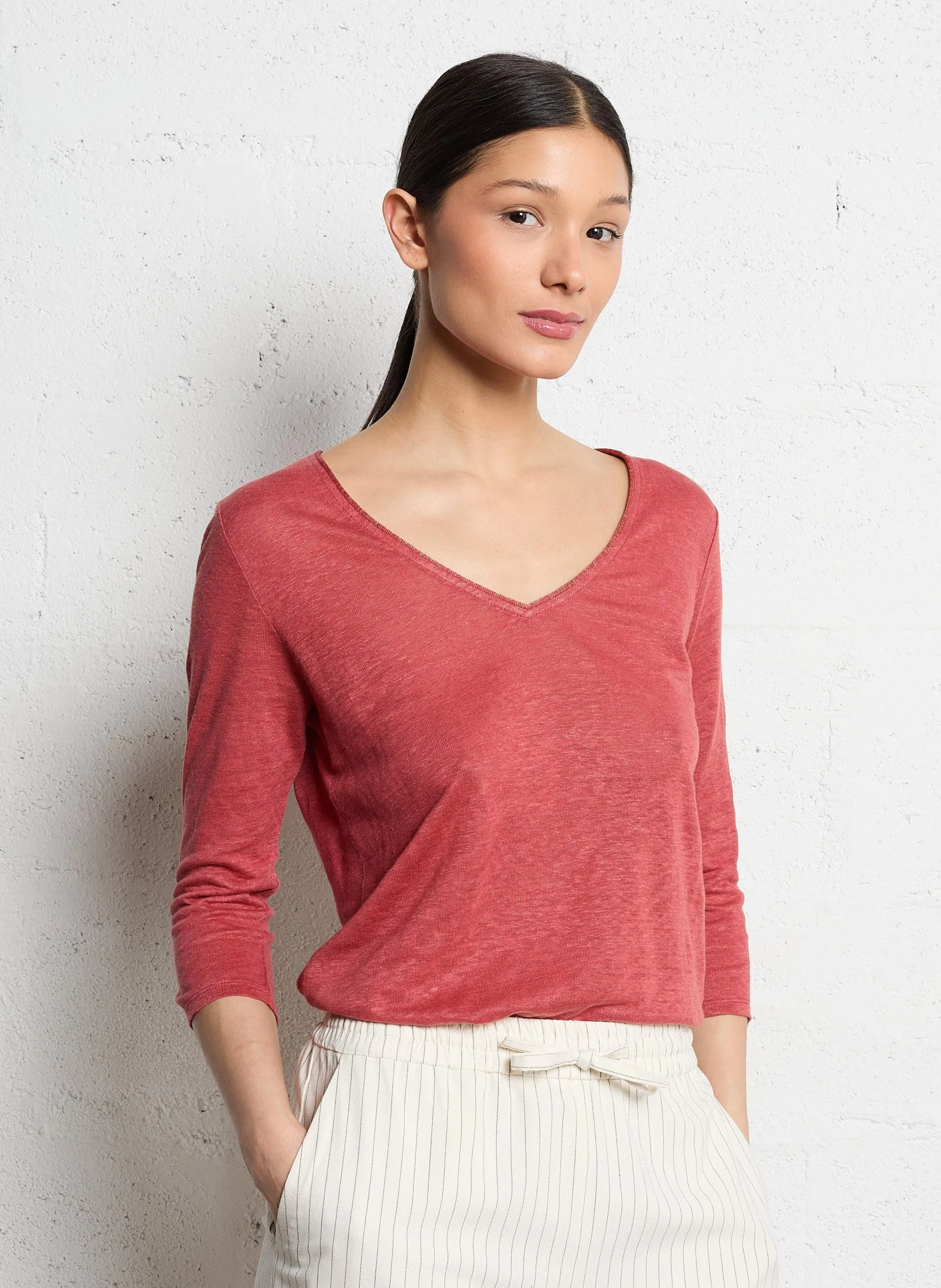 Tee-shirt col V chiné en lin Rouge TOMEOH