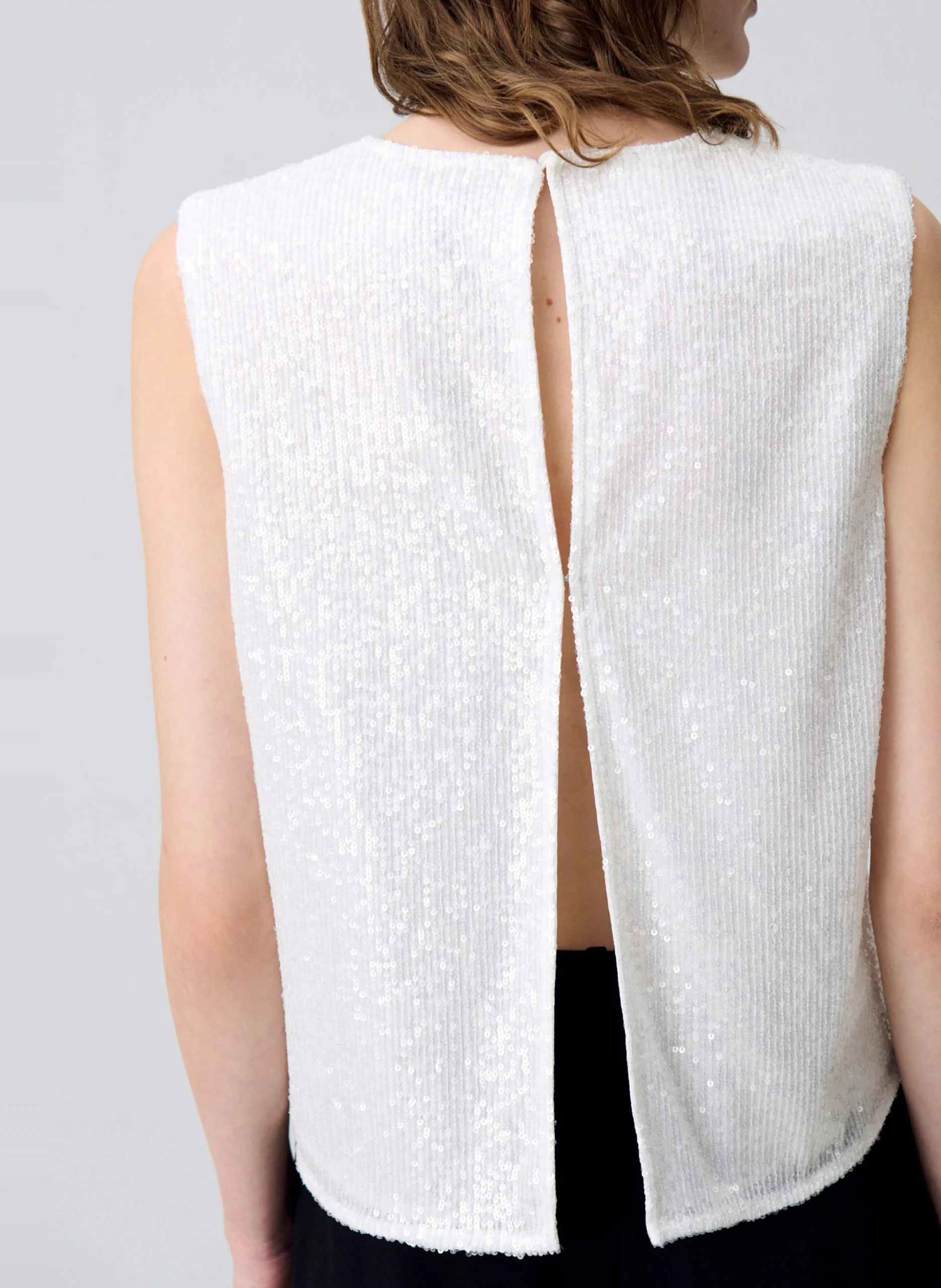 Top col rond brodé à sequins Beige