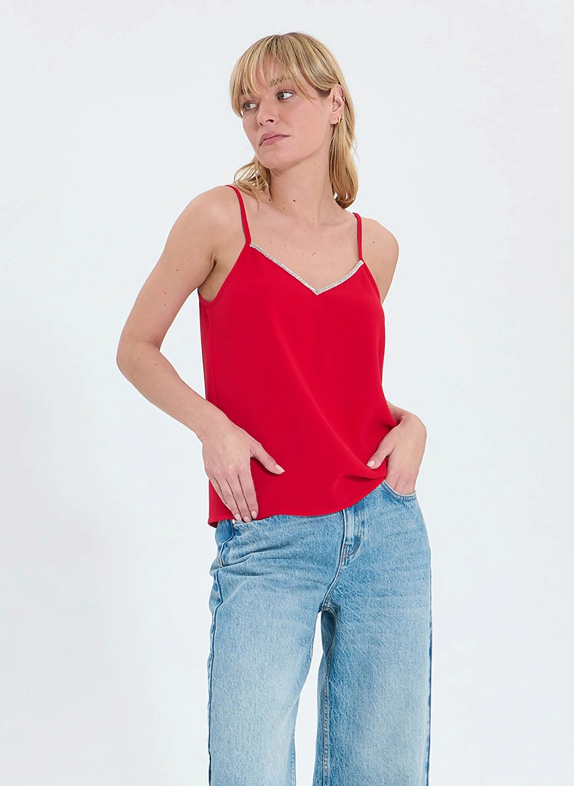 Top col V Rouge TOBERA