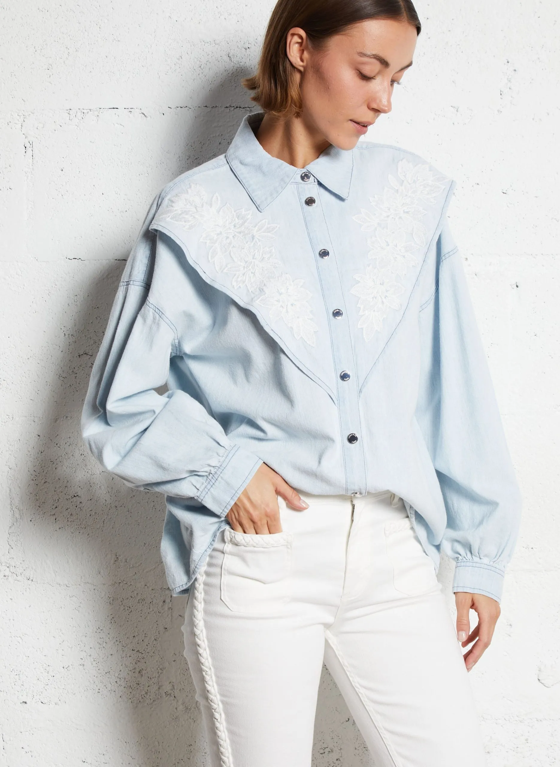 Chemise droite avec détail brodé Bleu CHANNY