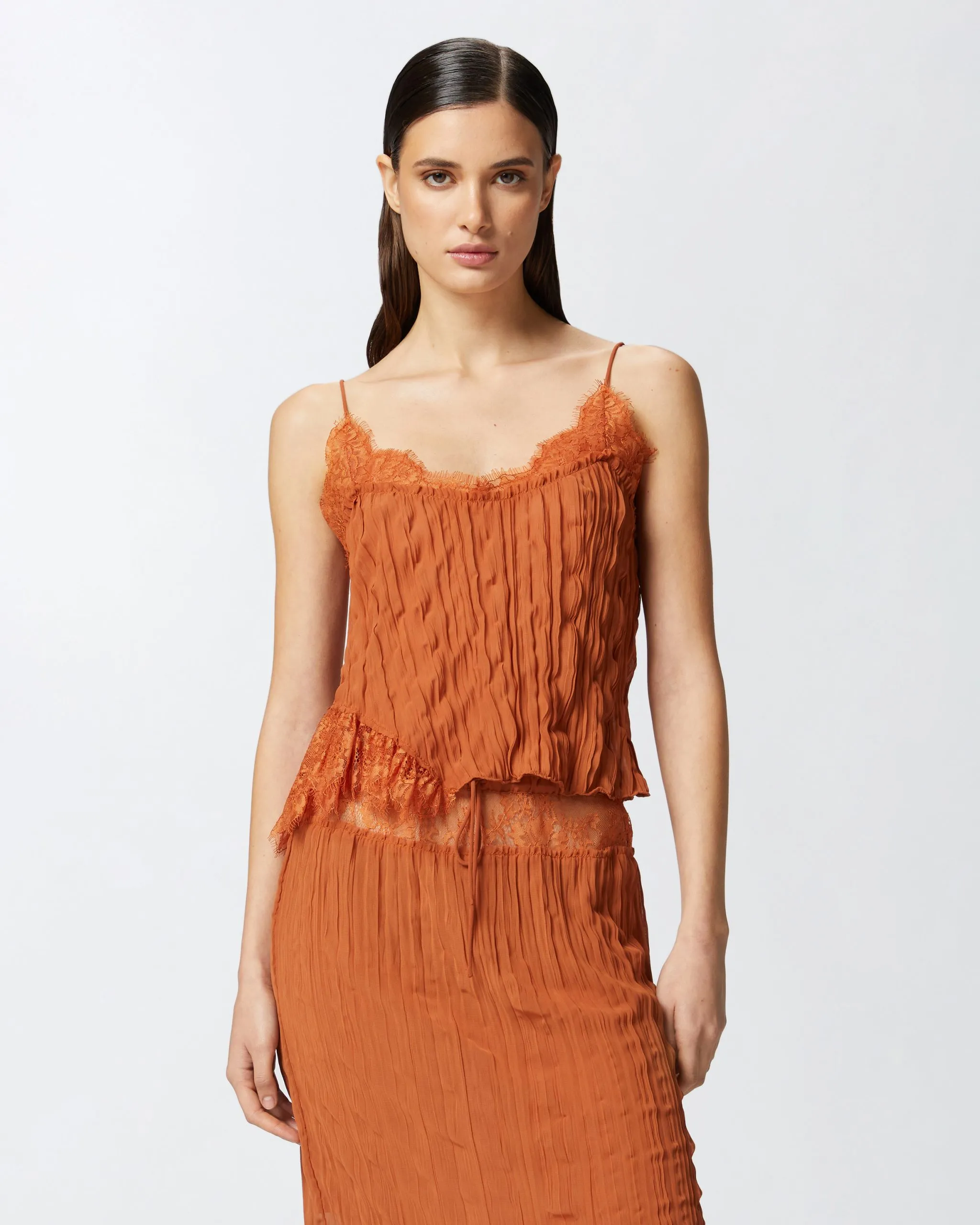 Top en crêpe georgette froncé et dentelle Marron