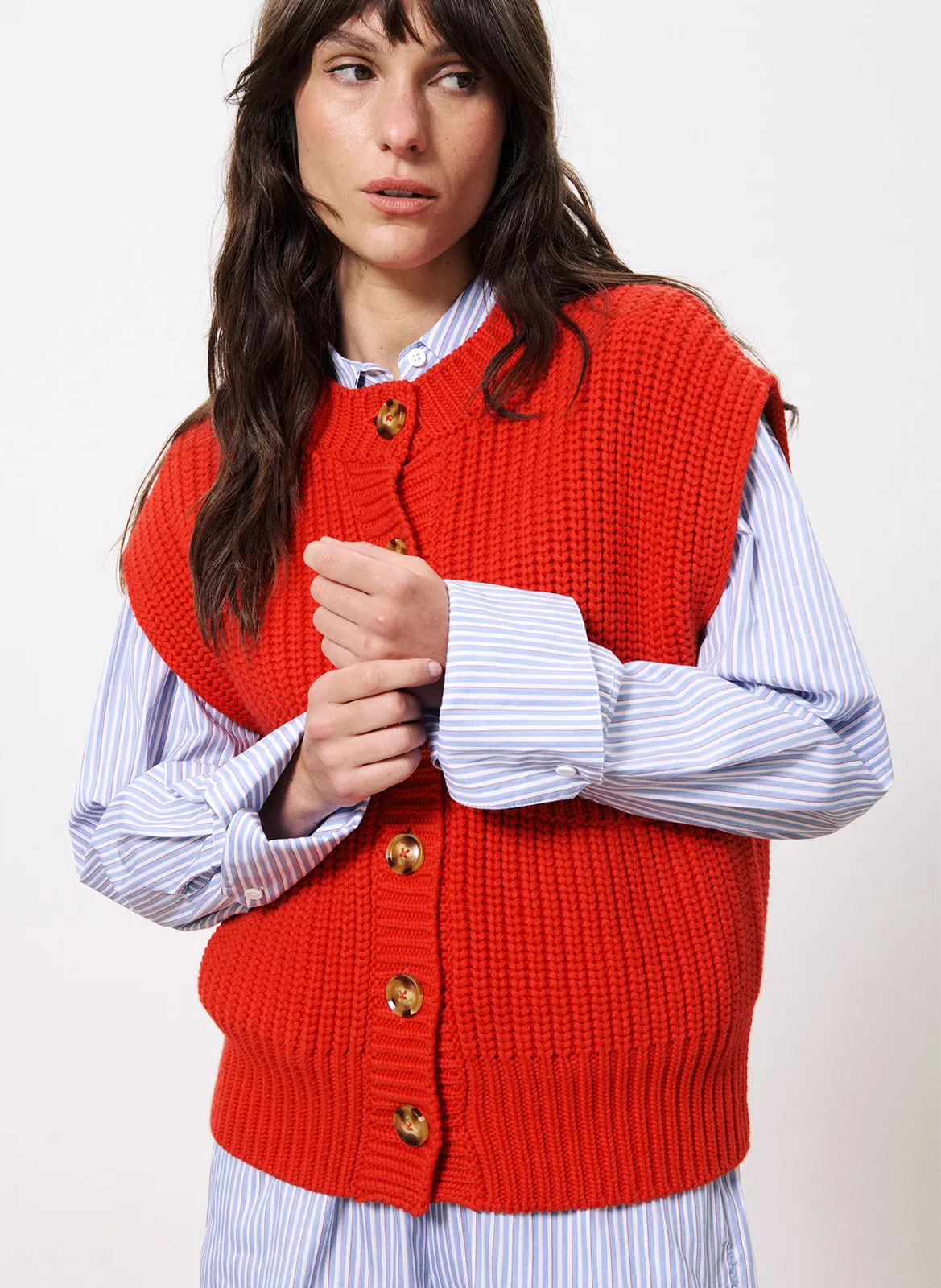 Cardigan boutonné sans manches Rouge CARMELE