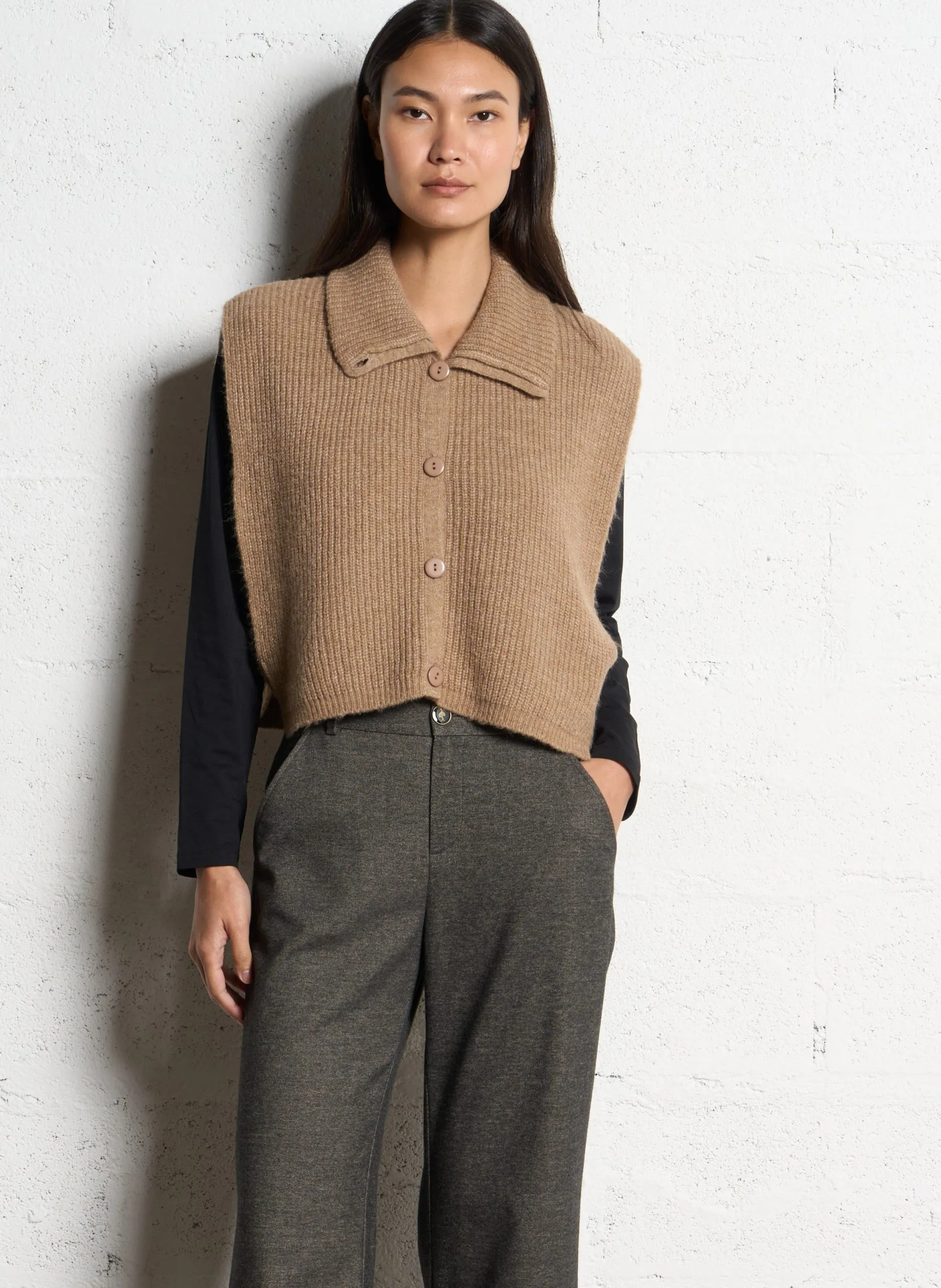 Cardigan large boutonné sans manches Marron ANGIE