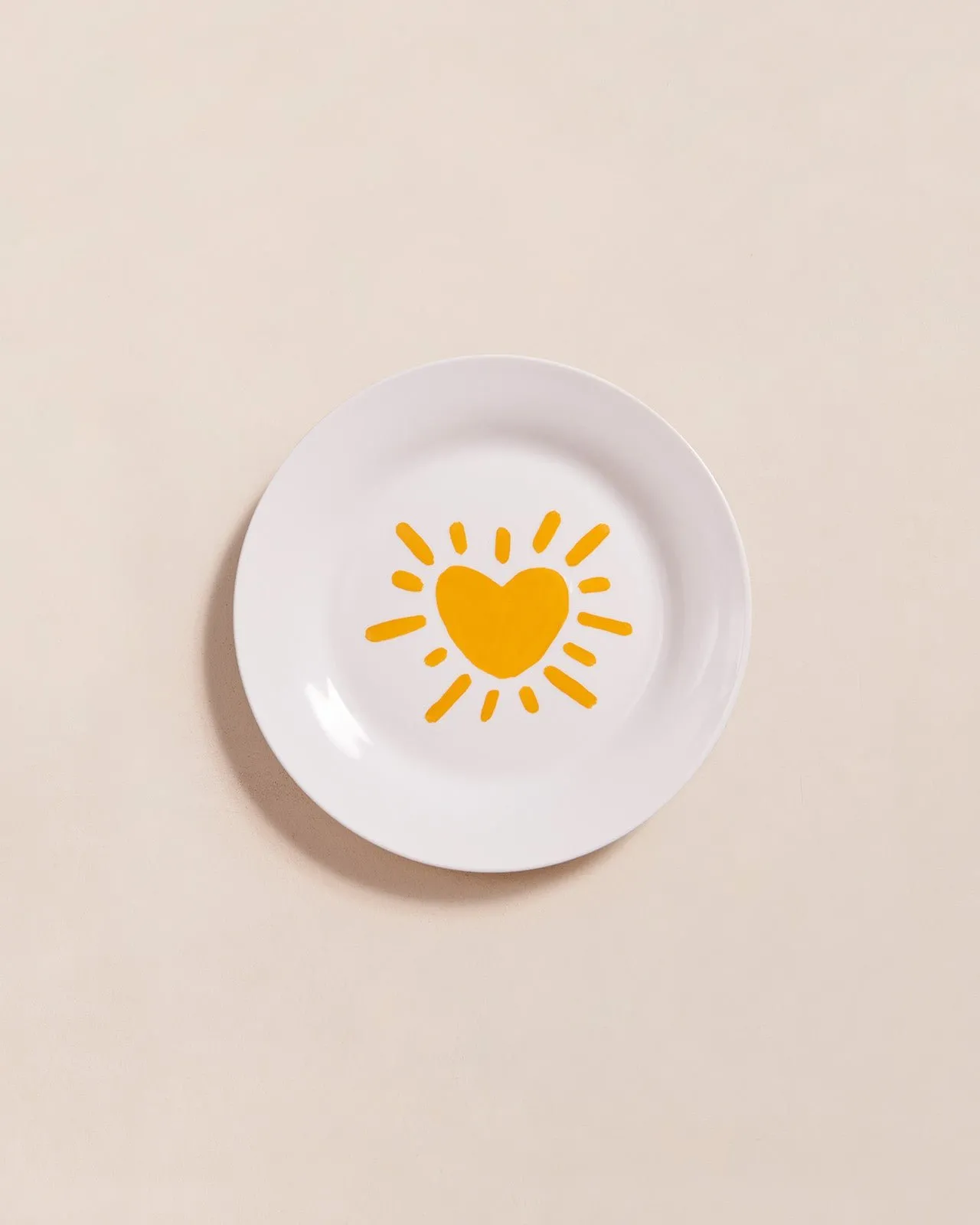 L'assiette à dessert cœur solaire en porcelaine Jaune