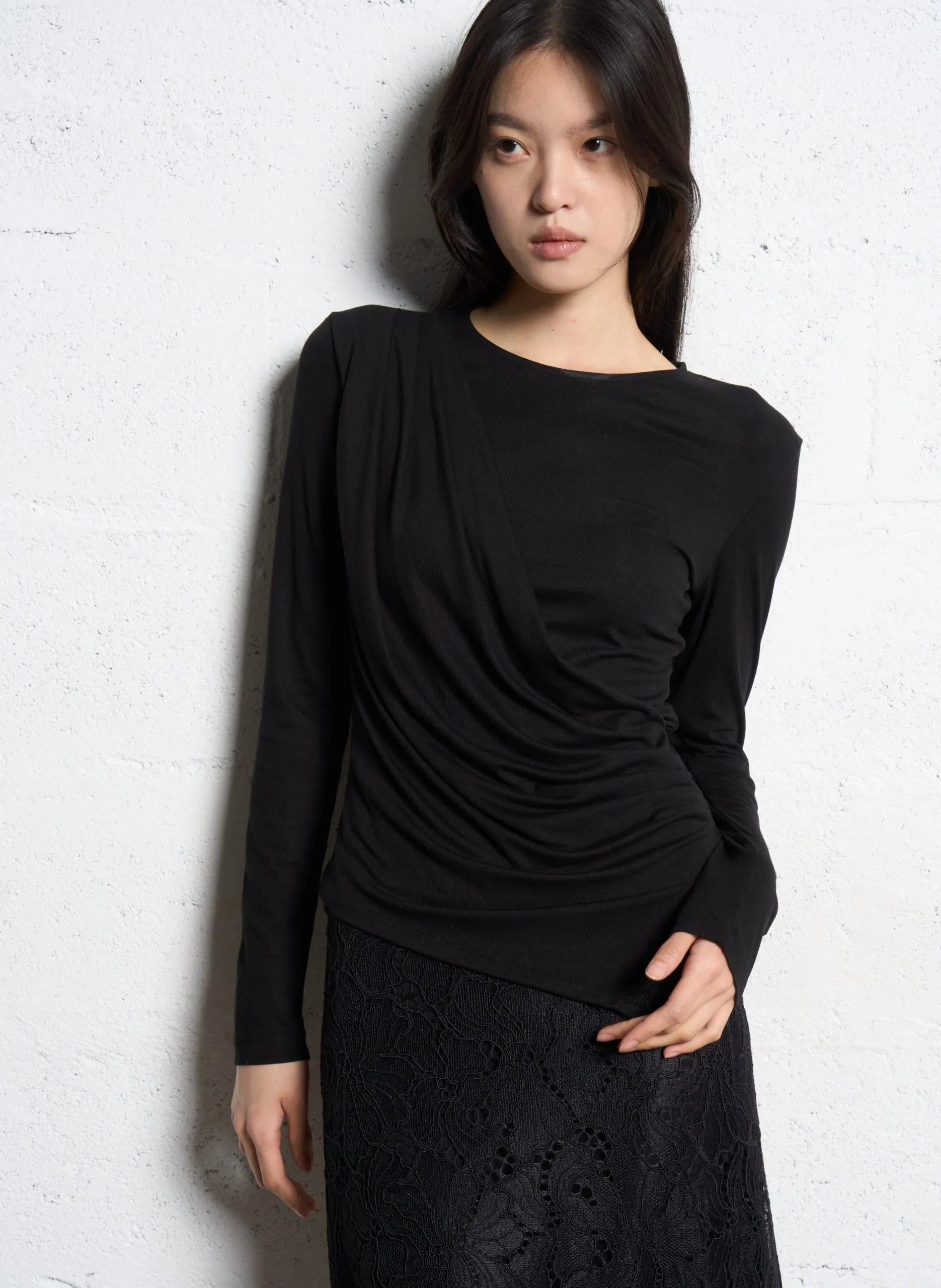 Tee-shirt uni ajusté avec drapé Noir MIRKO