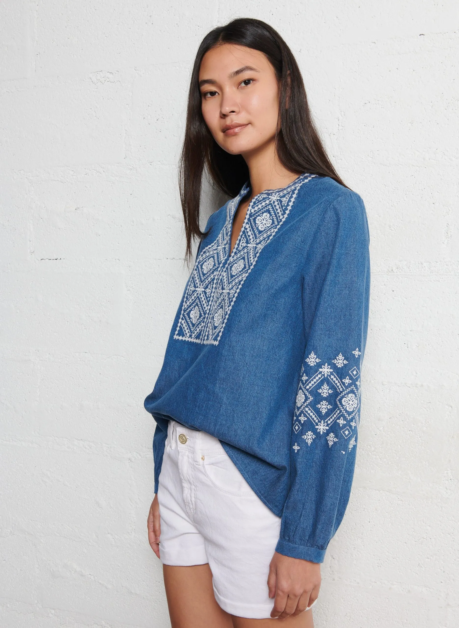 Blouse droite col tunisien brodée Bleu TINNA