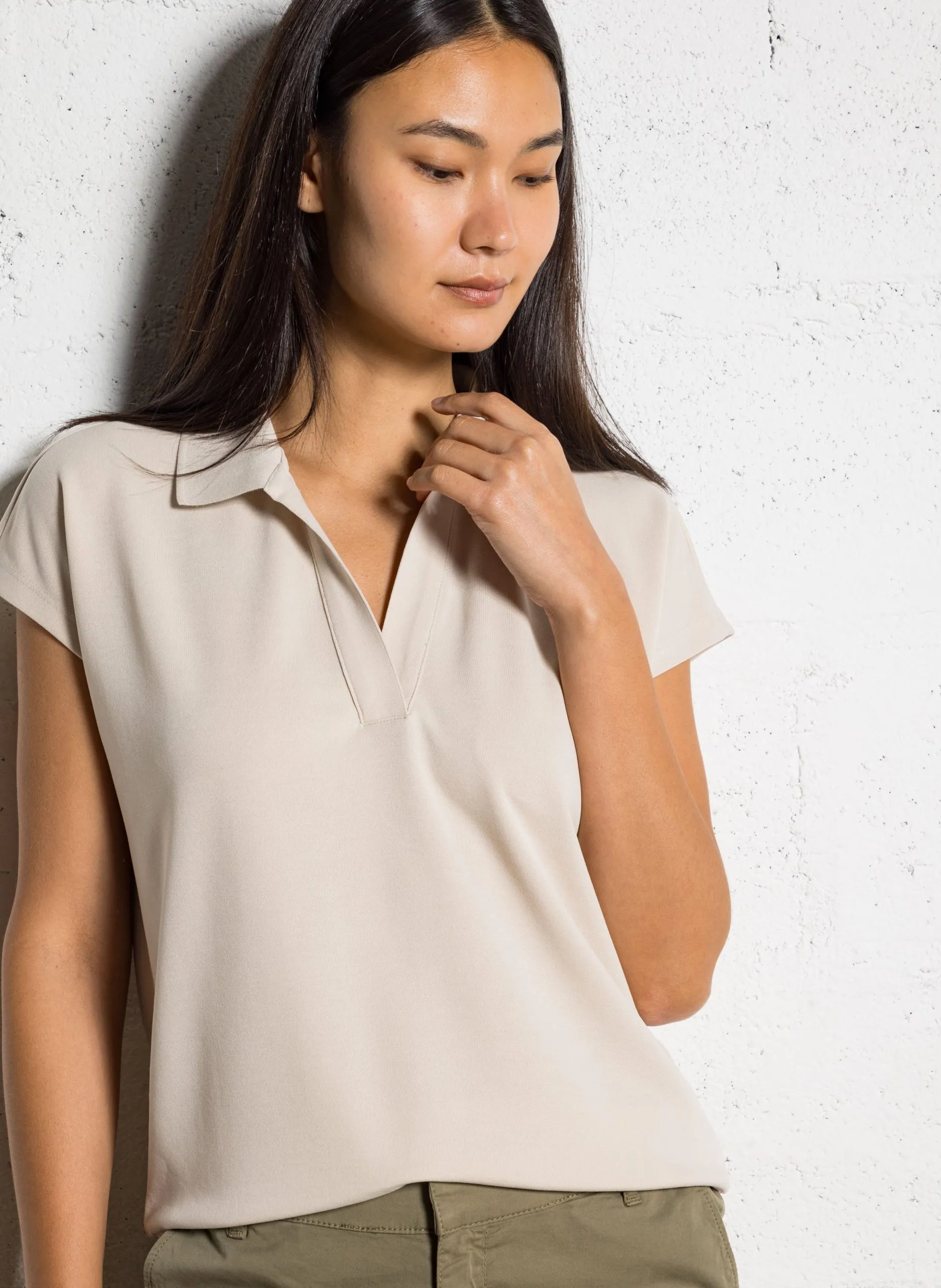 Tee-shirt droit col pointe Beige ADIX