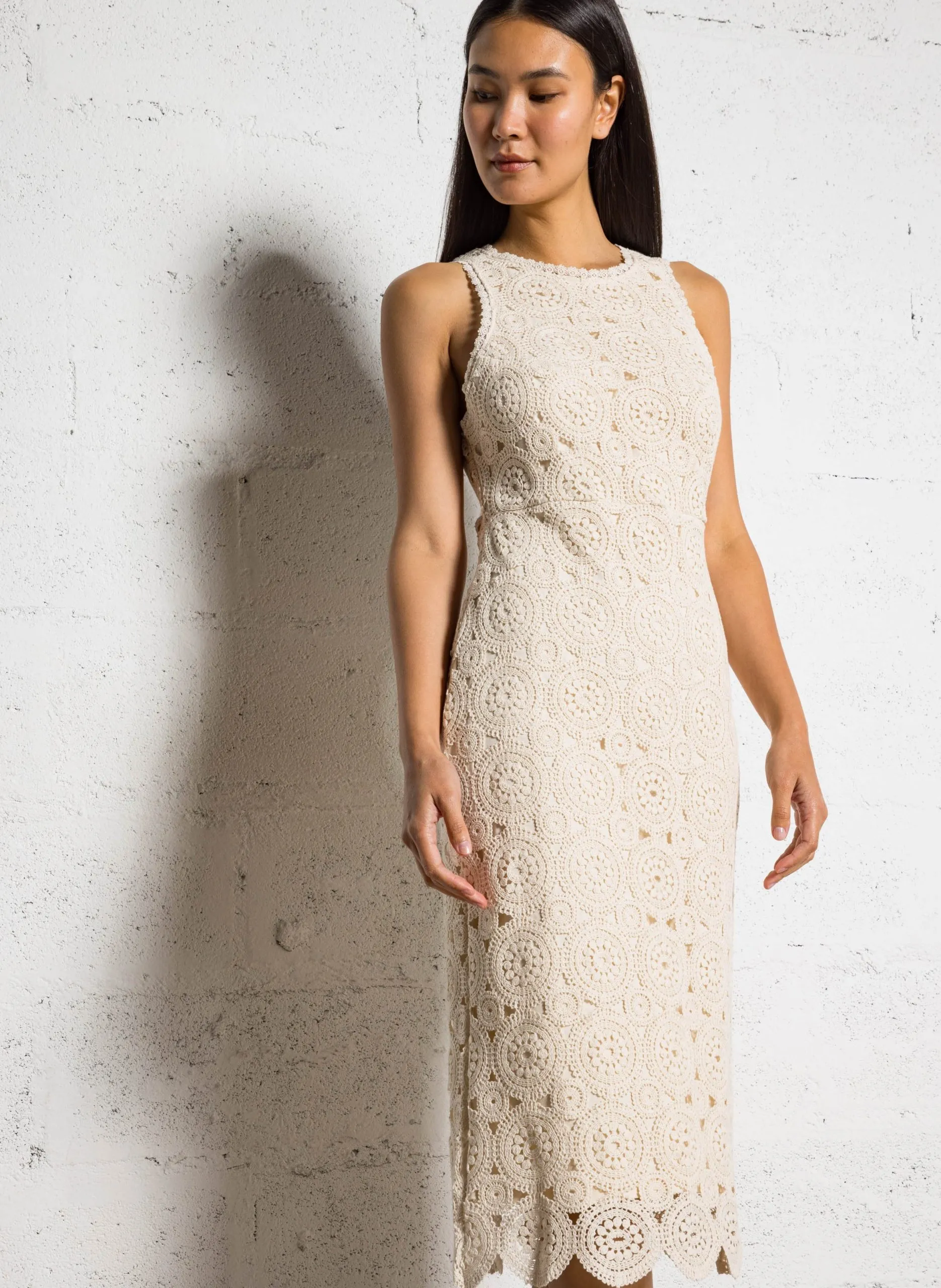 Robe droite dos nu à broderies Beige COLETTE