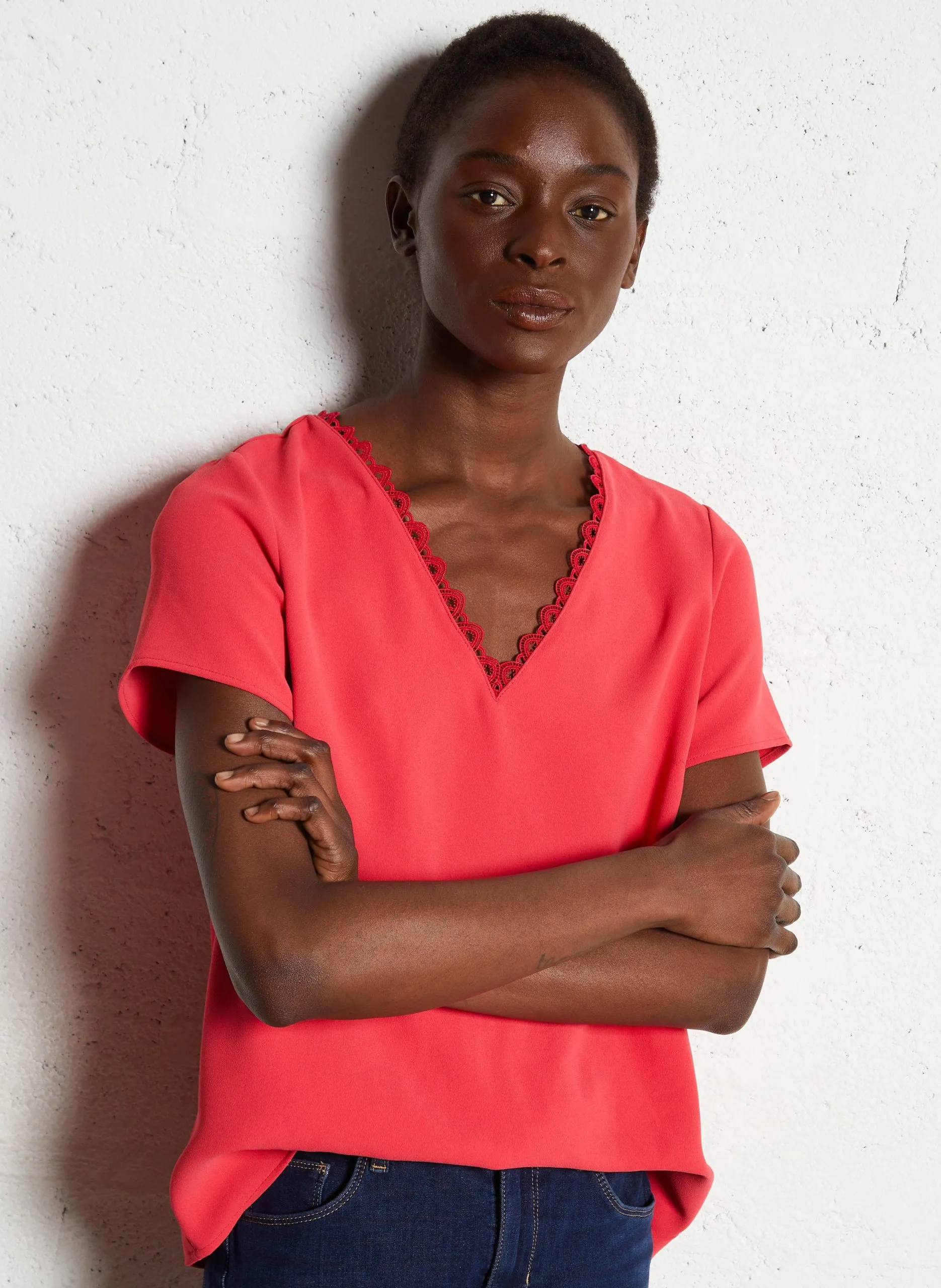 Top ample col V Rouge