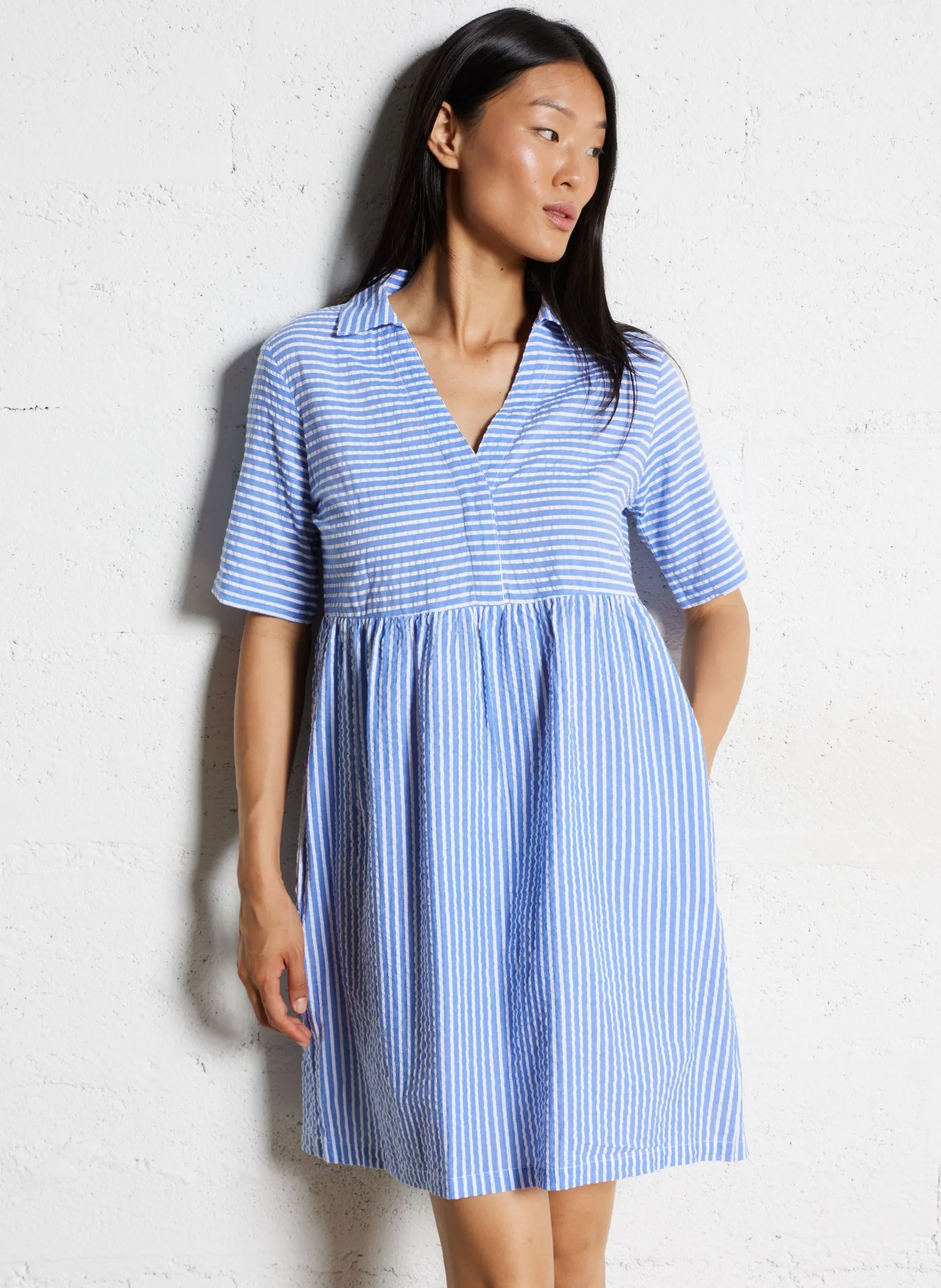 Robe courte rayée col v en coton Bleu GEMINA