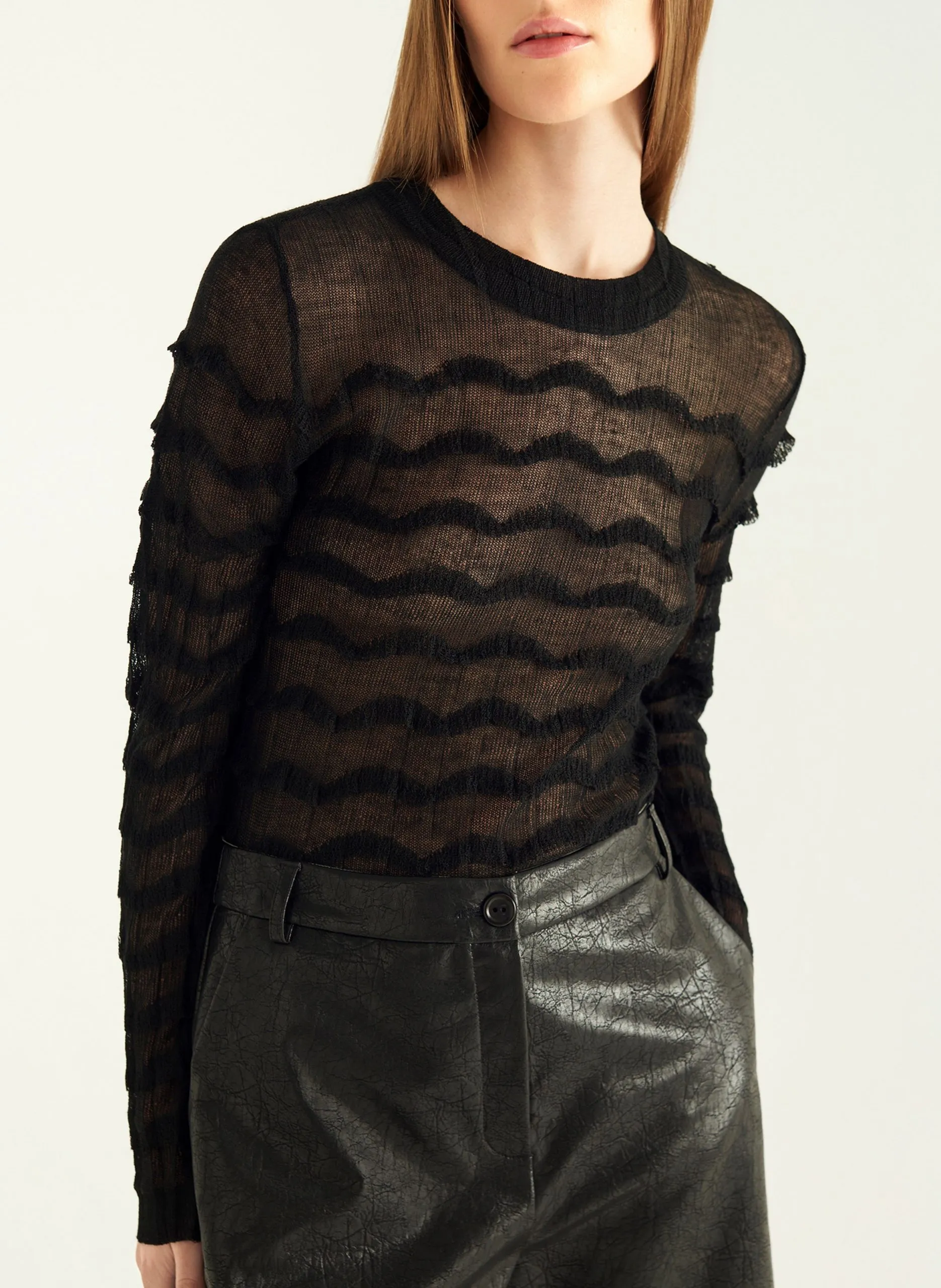 Pull col rond volanté en maille fine Noir