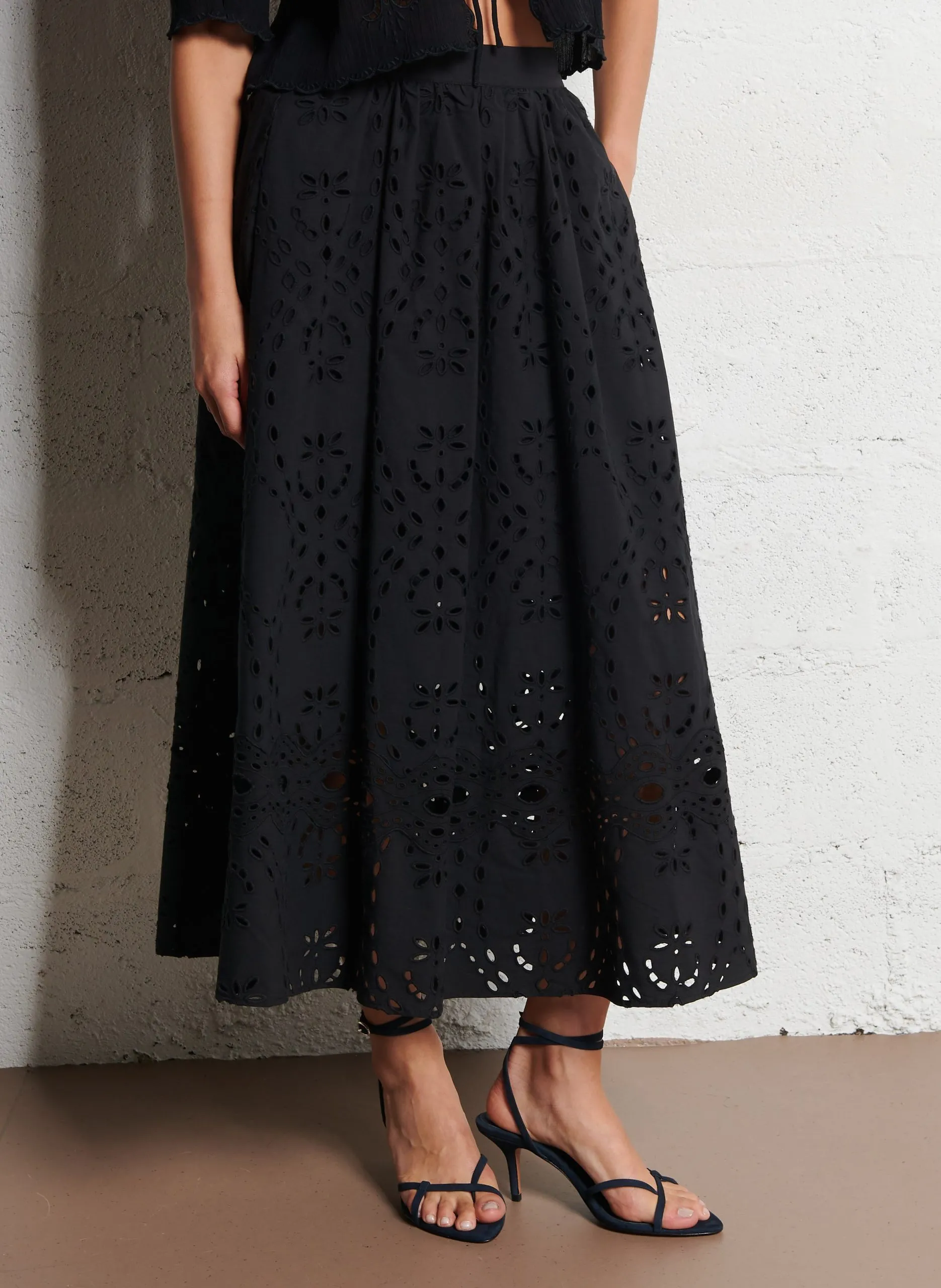 Jupe midi en coton brodé Noir BELA