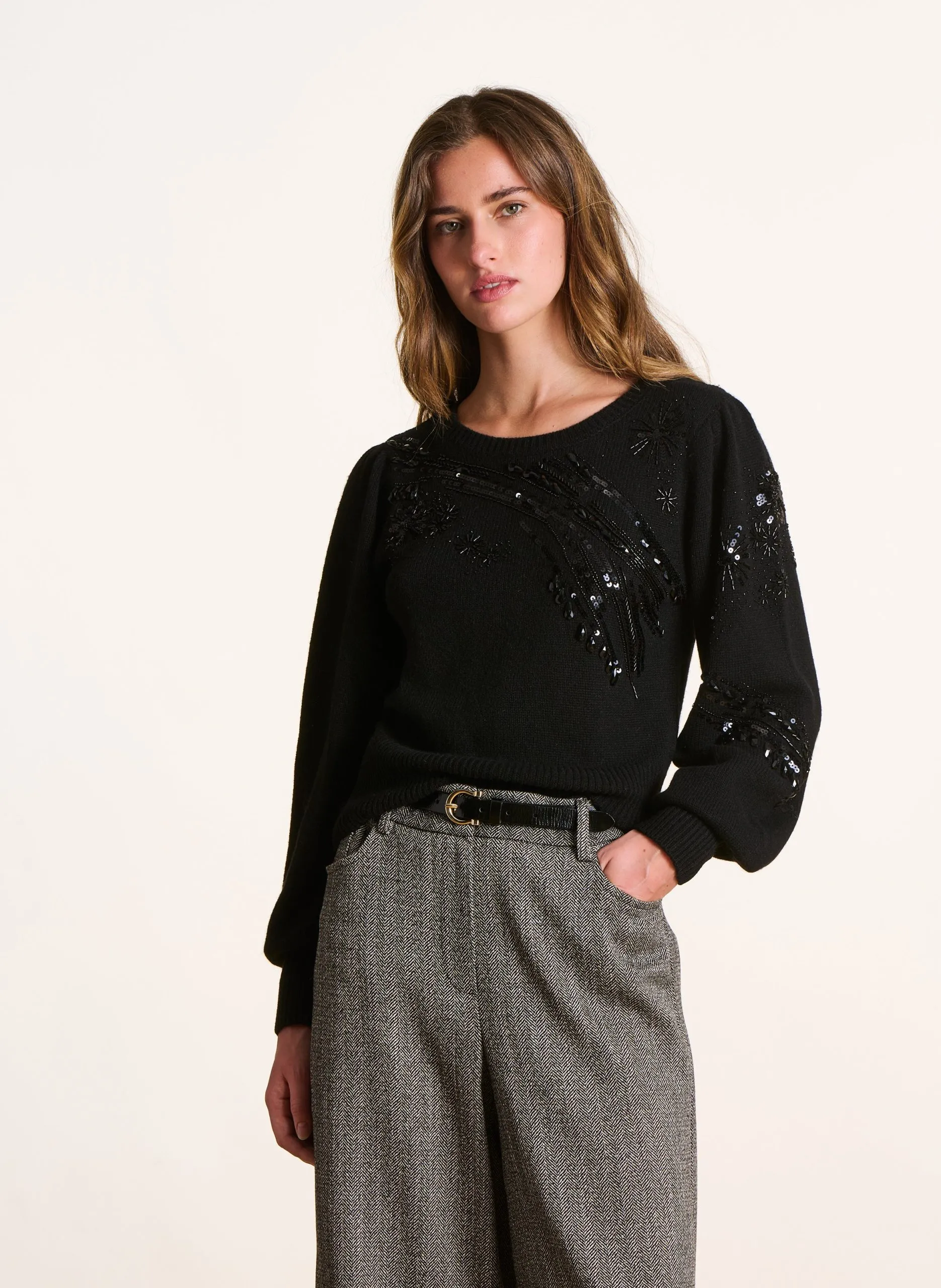 Pull ample col rond à sequins et perles Noir