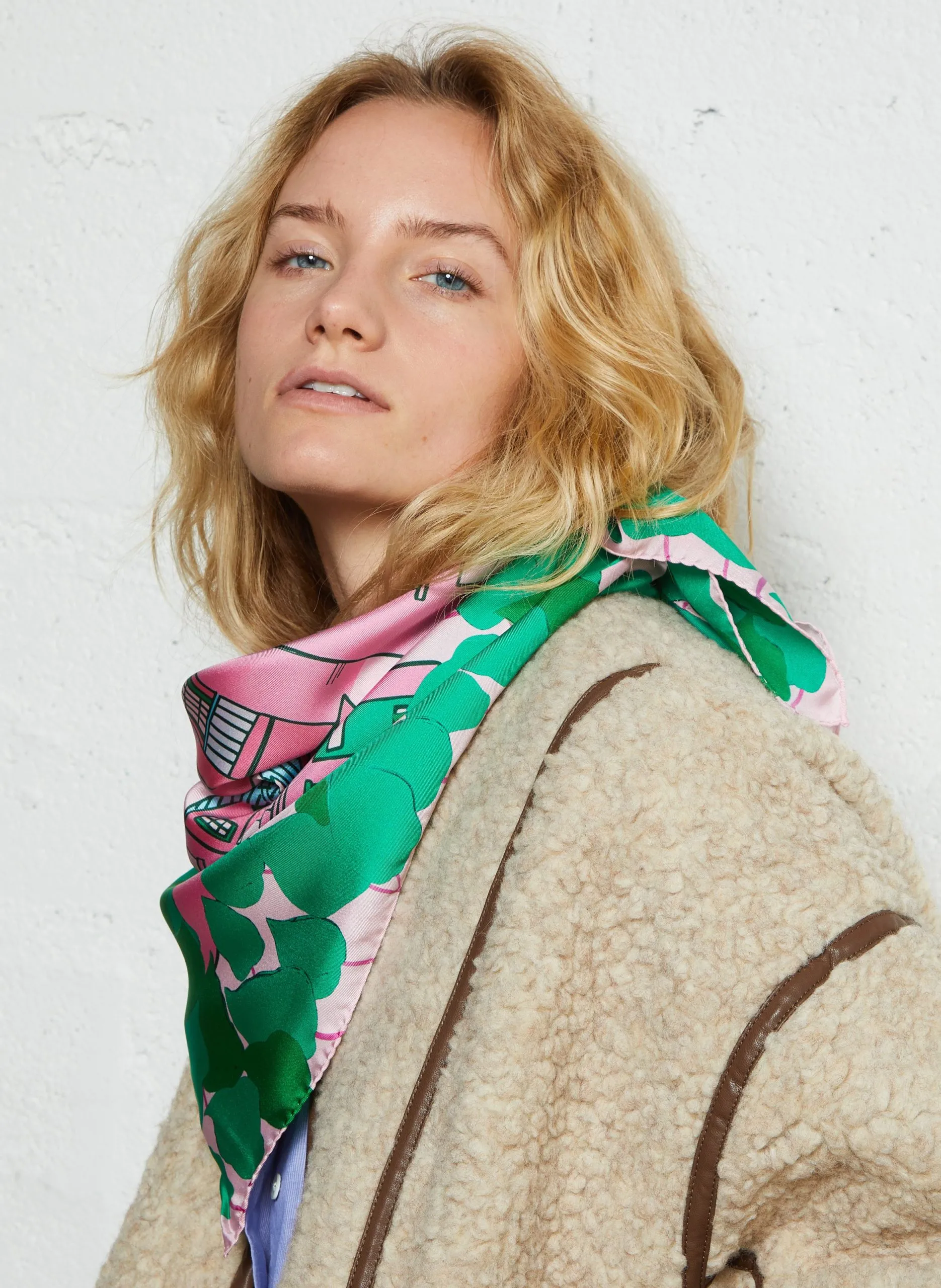 Carré imprimé en soie Multicolore MONTMARTRE