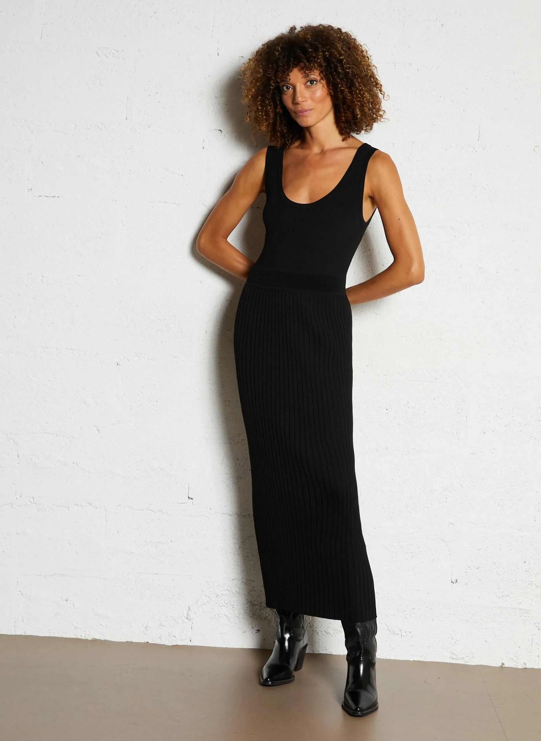Robe longue droite col rond Noir RIVE