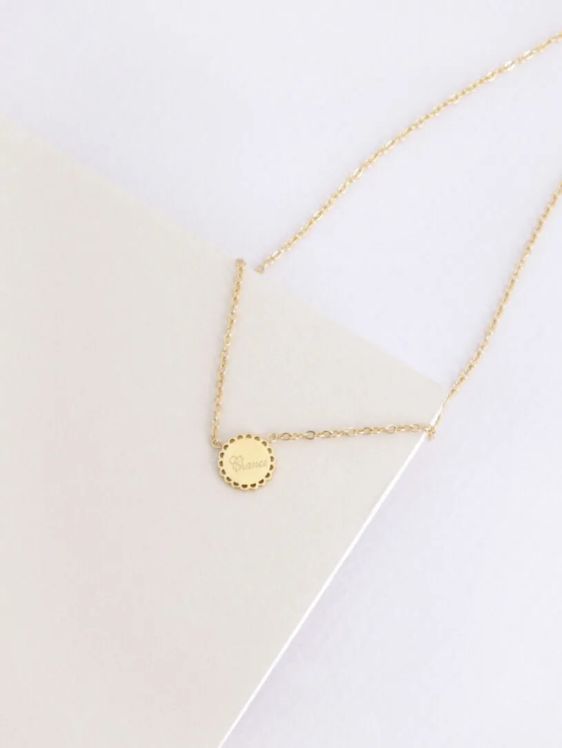 Collier à pendentif rond gravé chance - Or