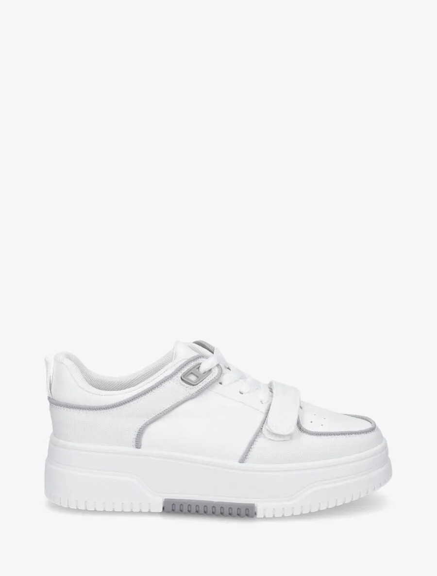 Baskets bi-matière à lacets et scratch - Blanc