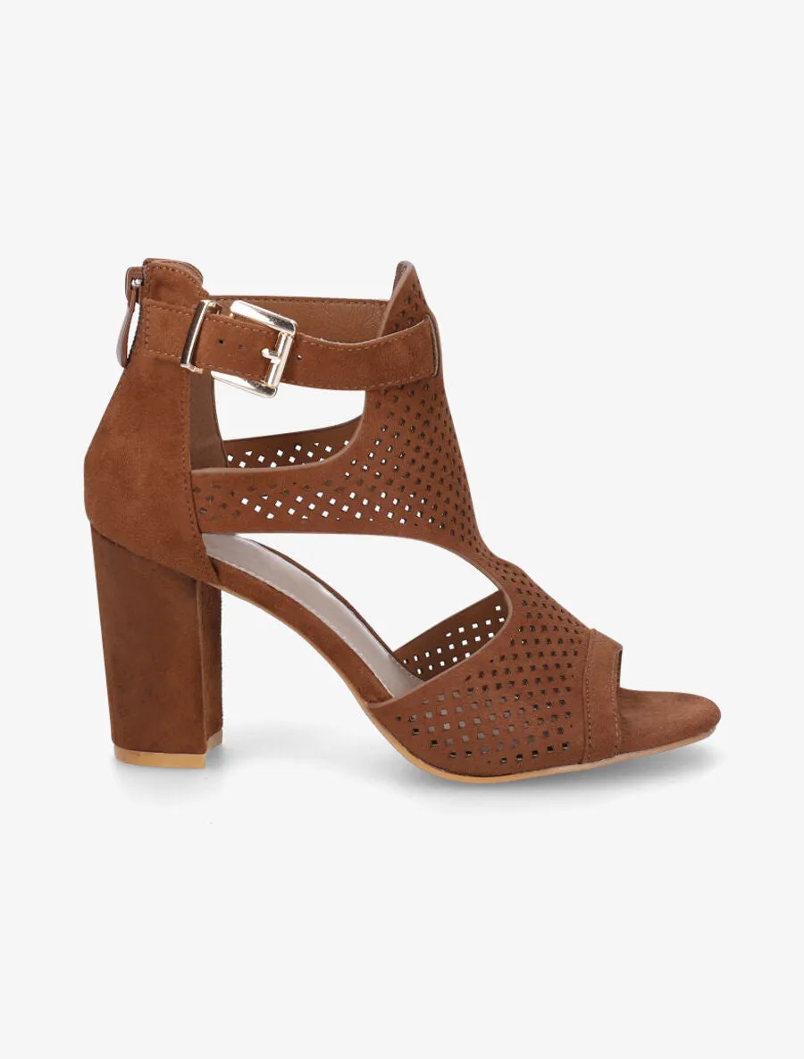 Sandales en suédine perforée - Camel